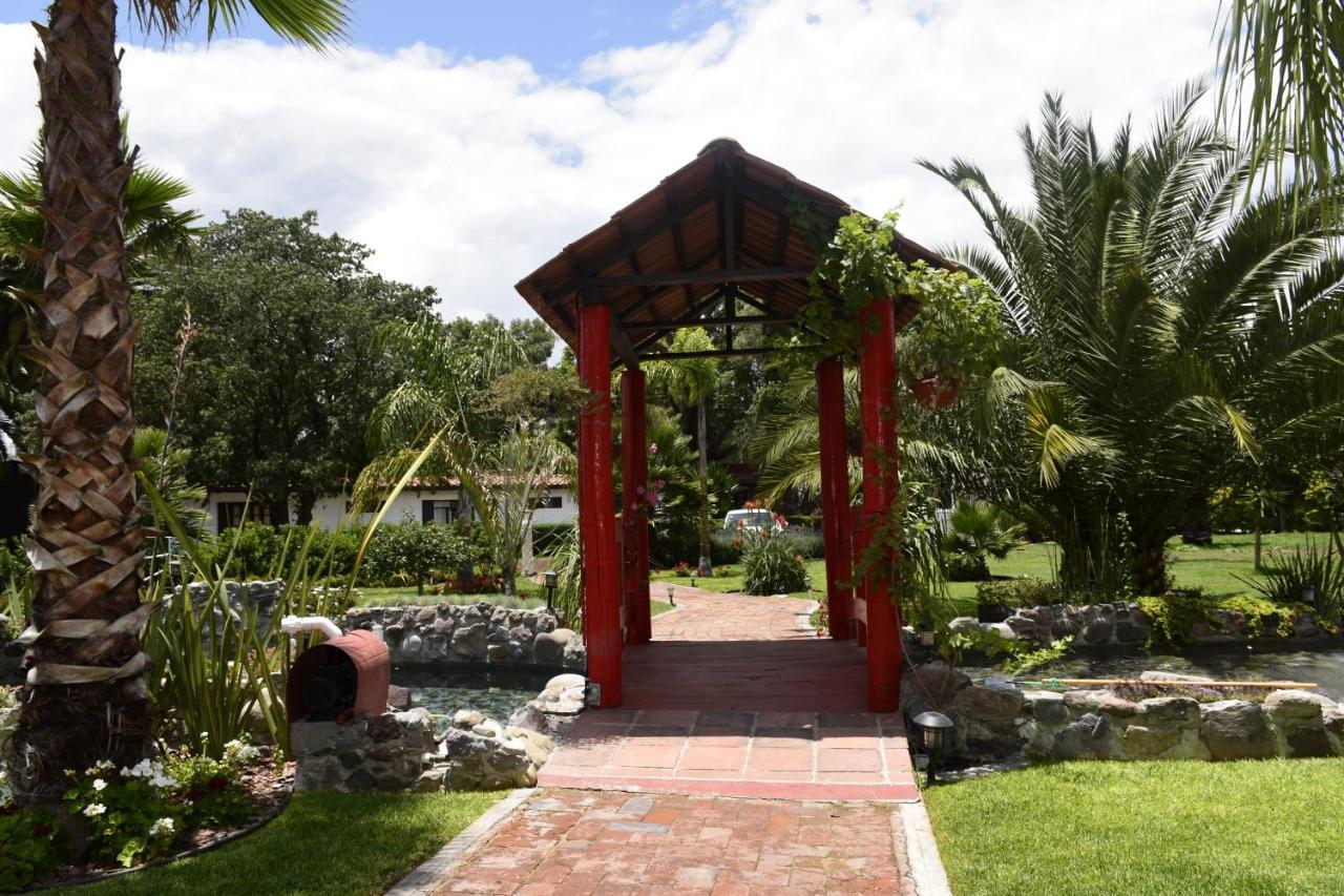 Hotel Palmas Teotihuacan San Juan Teotihuacán Buitenkant foto